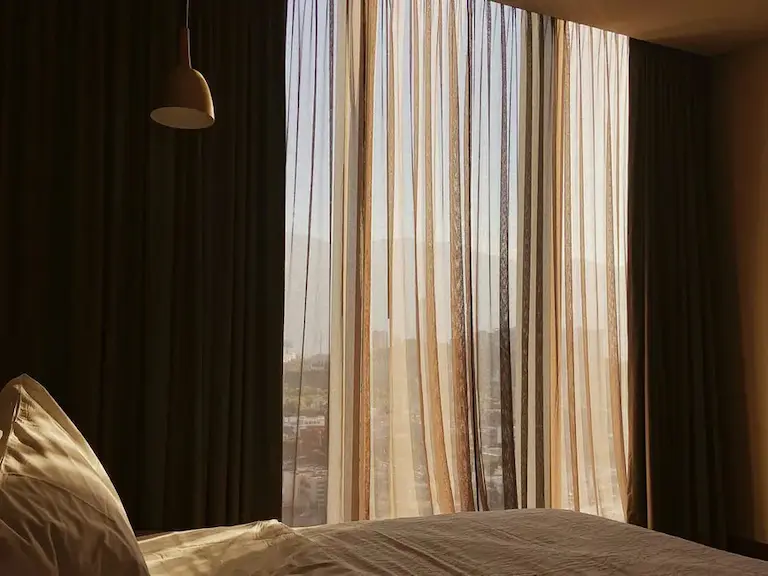 Cortinas térmicas y blackout a medida